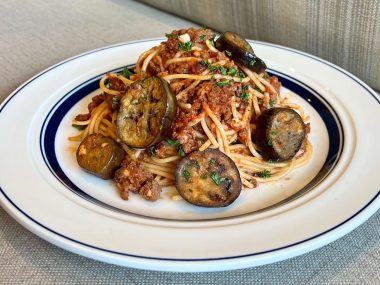 挽肉とナスのミートソースパスタ