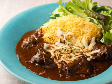 チーズとろける牛タンカレー（+税込198円大盛り）