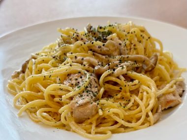 ポークときのこのクリームソース